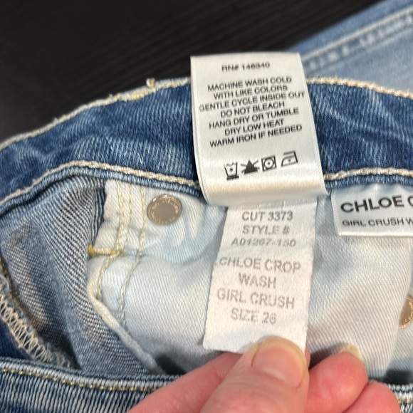 AMO Chloe Crop Girl Crush distressed buttonfly Jean size 26 - Picture 11 of 11